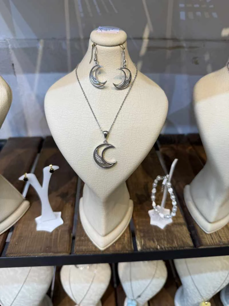 گردنبند ماه دوباره